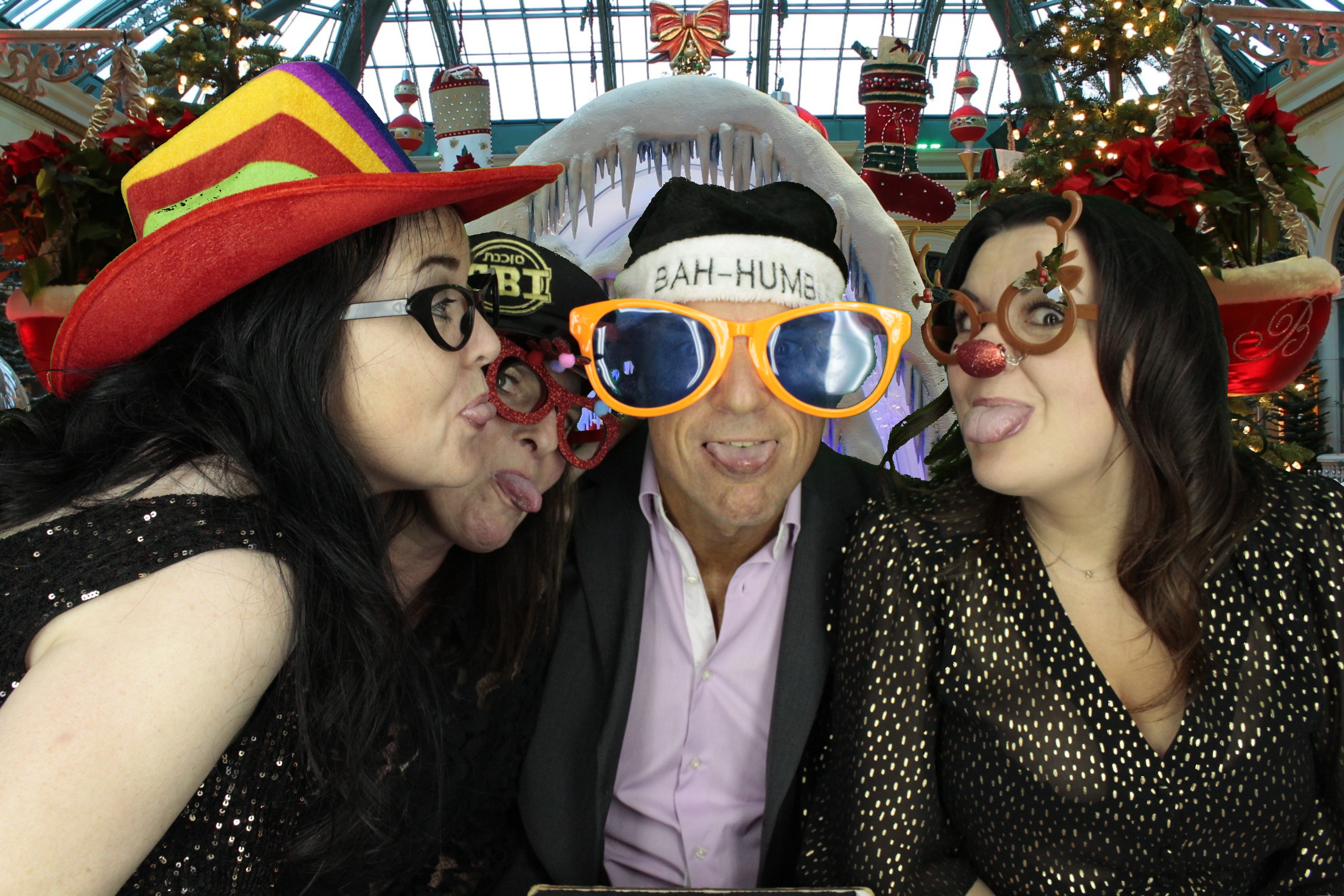 Ocean Network Express Christmas Party 2019 | View more photos from the event at gallery.myphotoboothexperience.co.uk/u/MyPhotoBoothExperienceLtd/Ocean-Network-Express-Christmas-Party-2019
